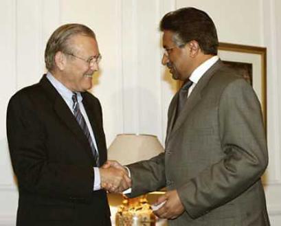 Rumsfeld meets US ally Musharraf in Pakistan