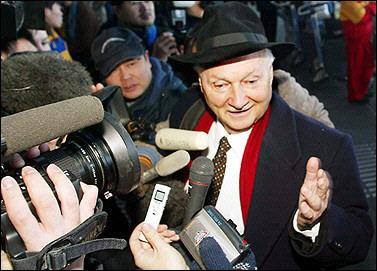 Maurice Strong, envoy of United Nations Secretary General Kofi Annan, is seen here in 2003. Annan claimed he did not know his advisor on North Korea has ties to a businessman charged last week with lobbying for Saddam Hussein's government(AFP/File