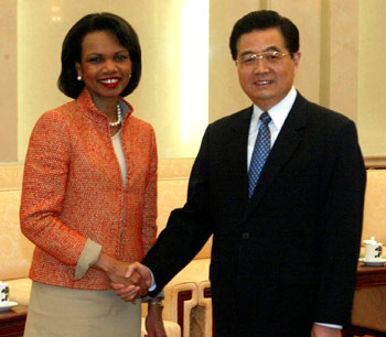 Chinese President Hu Jintao meets with visiting U.S. Secretary of State Condoleezza Rice at the Great Hall of the People in Beijing July 10, 2005. Rice is on a two-day visit to Beijing on a tour of four East Asian capitals to discuss ways to push ahead with negotiations on North Korean nuclear issues. [newsphoto]