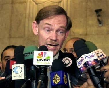 U.S. Deputy Secretary of State Robert Zoellick speaks to reporters at a press conference after meeting with Egyptian Foreign Minister Ahmed Aboul Gheit in Cairo, Egypt, Wednesday July 13, 2005. 