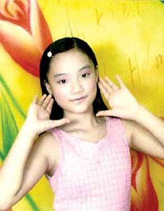 Zen Yi, a 16-year-old girl from central China's Hunan Province dies of organ failure caused by hunger.