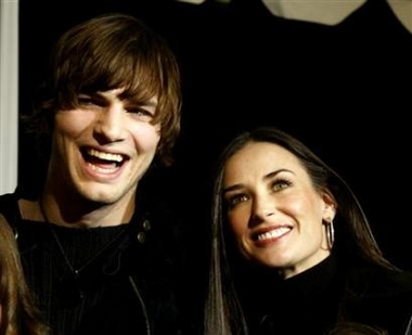 Demi Moore, Ashton Kutcher wed: reports