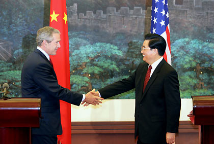 President Hu Jintao and his US counterpart George W. Bush yesterday highlighted common interests and areas for co-operation to keep Sino-US relations on track. 