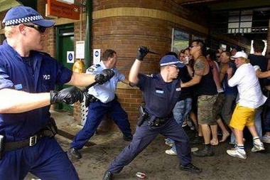 Anti-Lebanese protesters clash with police in Cronulla, Australia December 11, 2005.