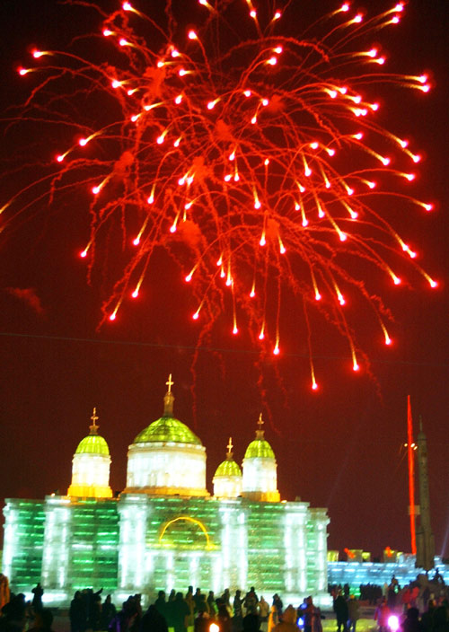 Fireworks light up the sky as the 22nd Harbin International Ice and Snow Festival opens in Harbin, Northeast China's Heilongjiang Province Thursday January 5, 2006. A host of miniatures of Russian landmarks will be on display during the annual event themed "China-Russia Friendship." [newsphoto]