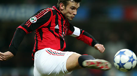 AC Milan's Andriy Shevchenko control the ball during their Italian Serie A soccer match against Parma at the San Siro Stadium in Milan,northern Italy January 8, 2006. [Reuters]