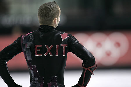 Kevin Van Der Perren from Belgium pauses after the figure skating men's Short Programme at the Torino 2006 Winter Olympic Games in Turin, Italy February 14, 2006. [Reuters]