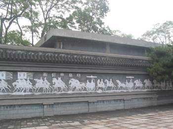 Qinhuangdao park features historical figures