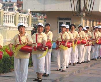 Waist drums -- Keeping fit and entertaining