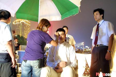 Yao Ming to represent Shanghai
