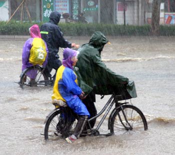 Heavy rainfall hits Lianyungang