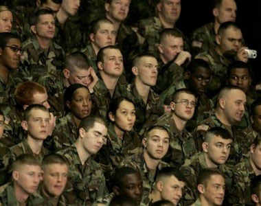 Study: US army stretched to breaking point