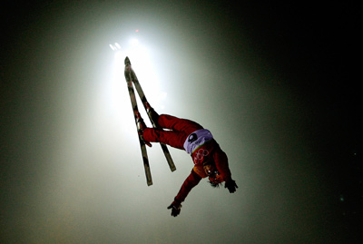 China's aerialist sisters pass qualification
