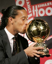 Ronaldinho wins Golden Ball award