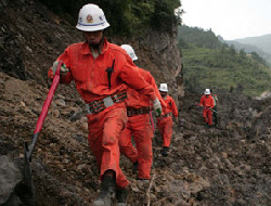 Rocks crash again, landslide rescue continues