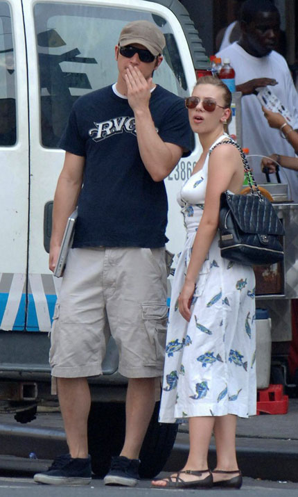 Scarlett Johansson and Josh Harnett in NYC |<!-- ab 16432656  -->Movies/TV<!-- ae 16432656 --> |chinadaily.com.cn