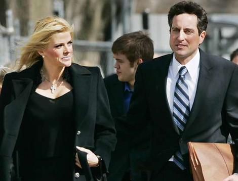 Anna Nicole Smith, lawyer exchange vows