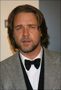 Russell Crowe to make directorial debut
