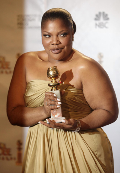 Mo'Nique poses with her award at the 67th annual Golden Globe