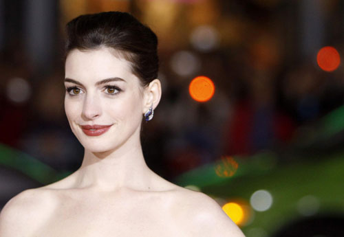 Hathaway,Alba and other celebs at premiere of 