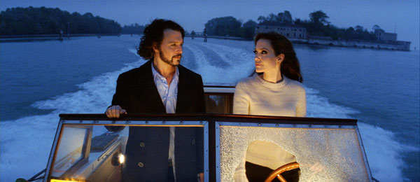 Depp, Jolie bring old Hollywood glamour to 