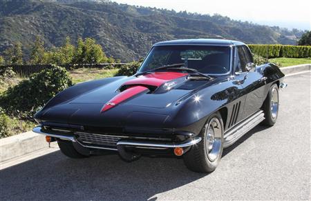 Rocker Slash to sell car, guitars in auction