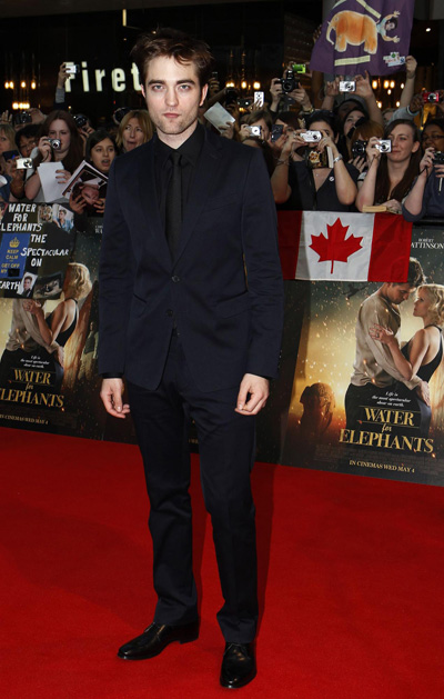 Pattinson and Witherspoon at premiere of Water for Elephants in London