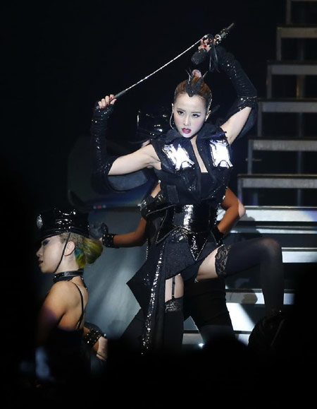 Jolin Tsai holds concert in London