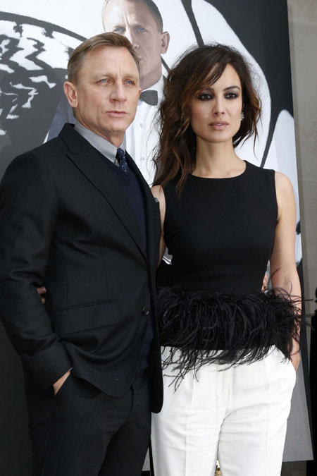 Daniel Craig and cast members at photocall for 'Skyfall' in Paris