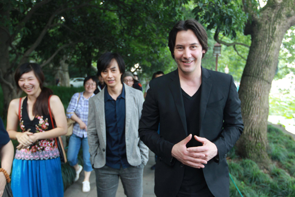 Keanu Reeves promotes director debut in Hangzhou
