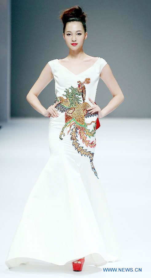 Guangdong Fashion Week: Qu Tingnan