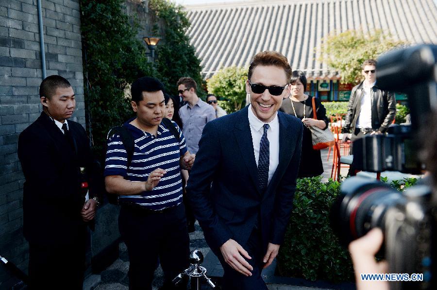 Tom Hiddleston promotes movie 'Thor: The Dark World' in Beijing