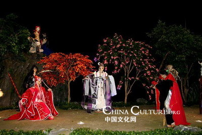 Taiwan Woos Pili Puppet Show
