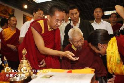 11th Panchen Lama visits Tibetan Thangka painting