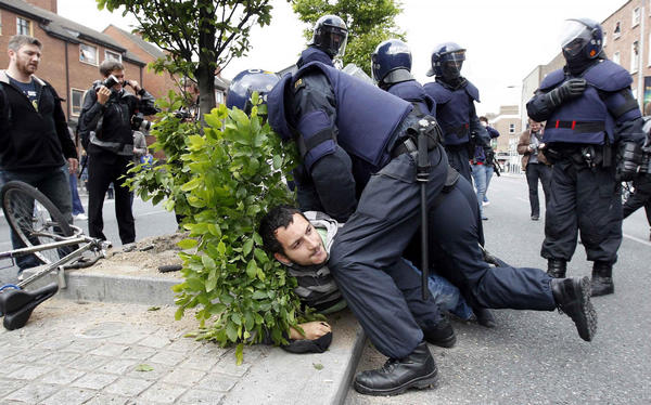 queens visit to ireland prompts violent clashes