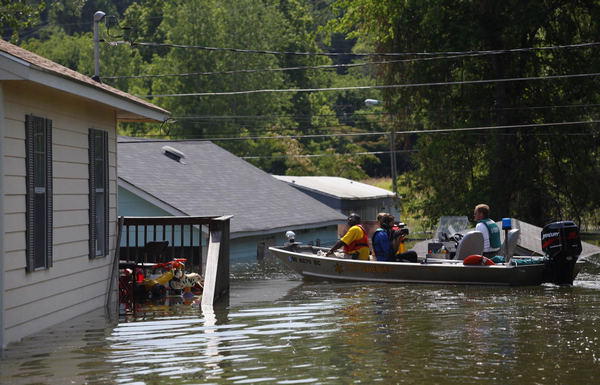 floodhindersshippingonthemississippiriver