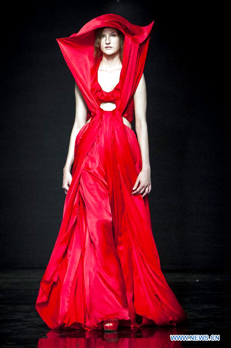 Paris Fashion Week: designer Yin Yiqing's creations