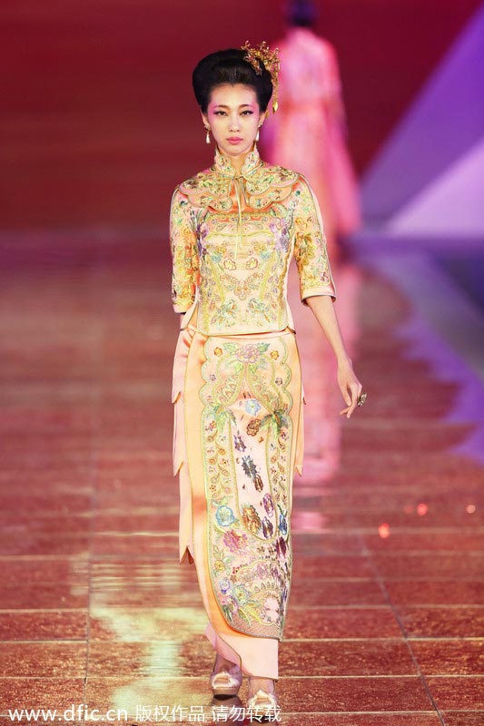 Traditional Chinese wedding dresses presented in Shanghai