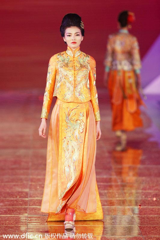 Traditional Chinese wedding dresses presented in Shanghai[7 ...
