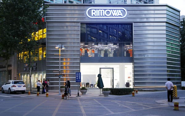 How Rimowa Boosts Ecommerce Sales with a Chinese Star