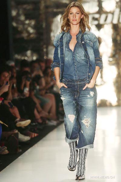 Gisele Bundchen glows in Sao Paulo Fashion Week