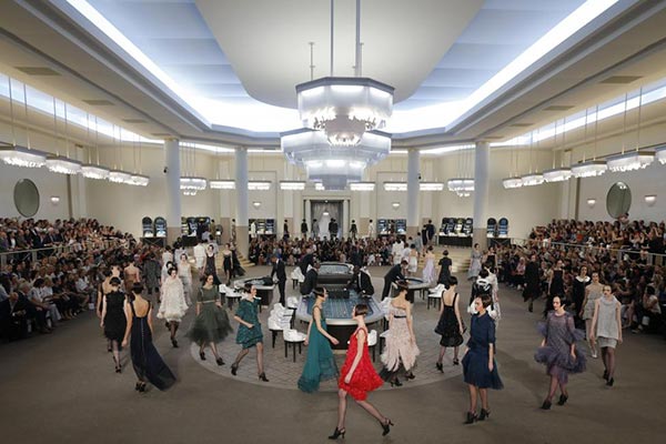 Chanel takes fashionistas to the casino at Haute Couture show