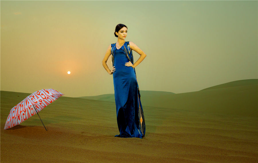 Models heat up Xinjiang desert with Atlas silk