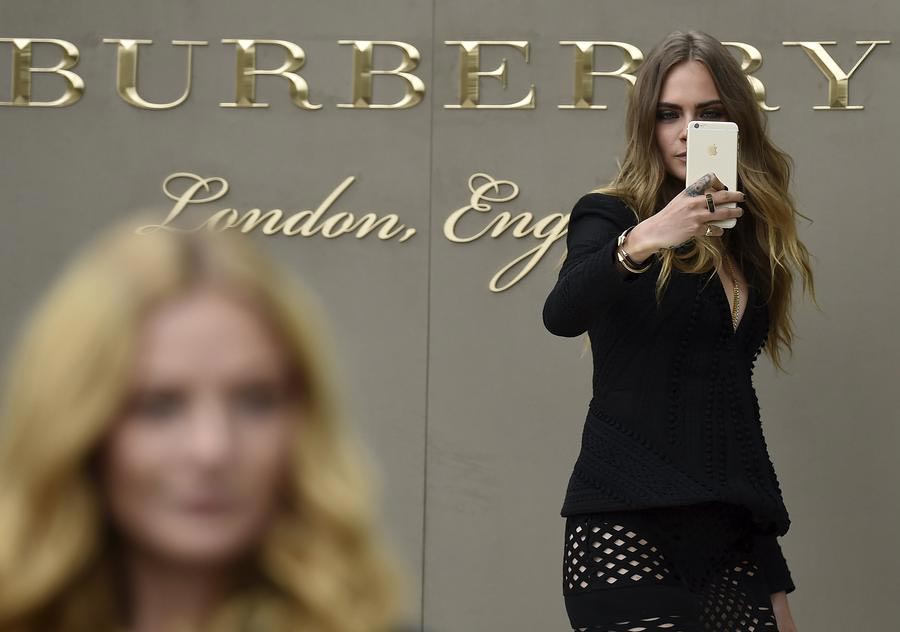 LFW: Burberry Prorsum Spring/Summer 2016 collection