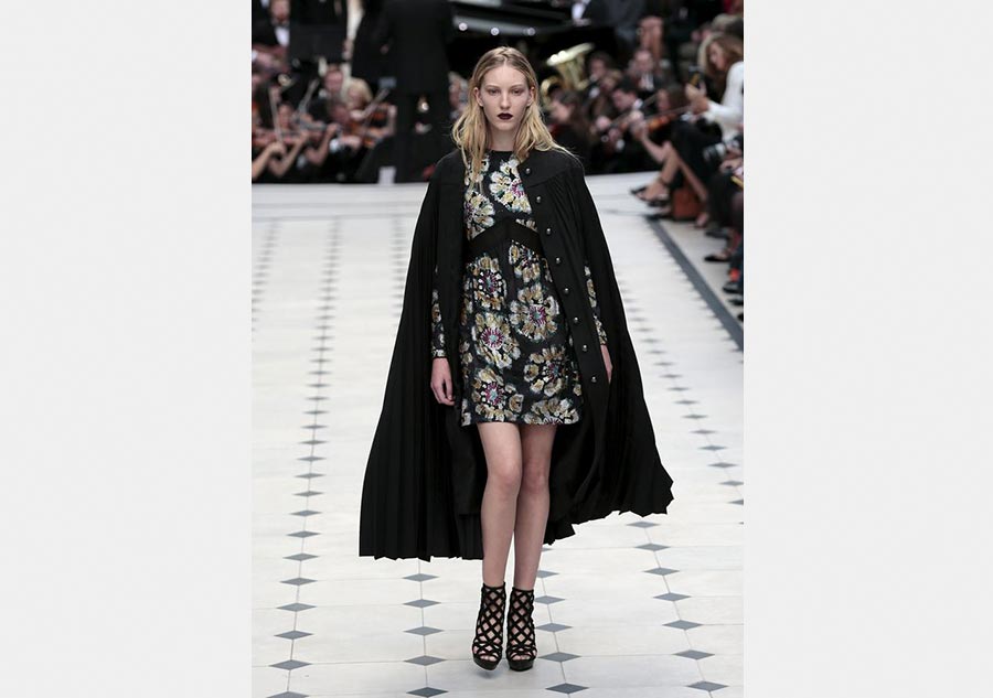 LFW: Burberry Prorsum Spring/Summer 2016 collection