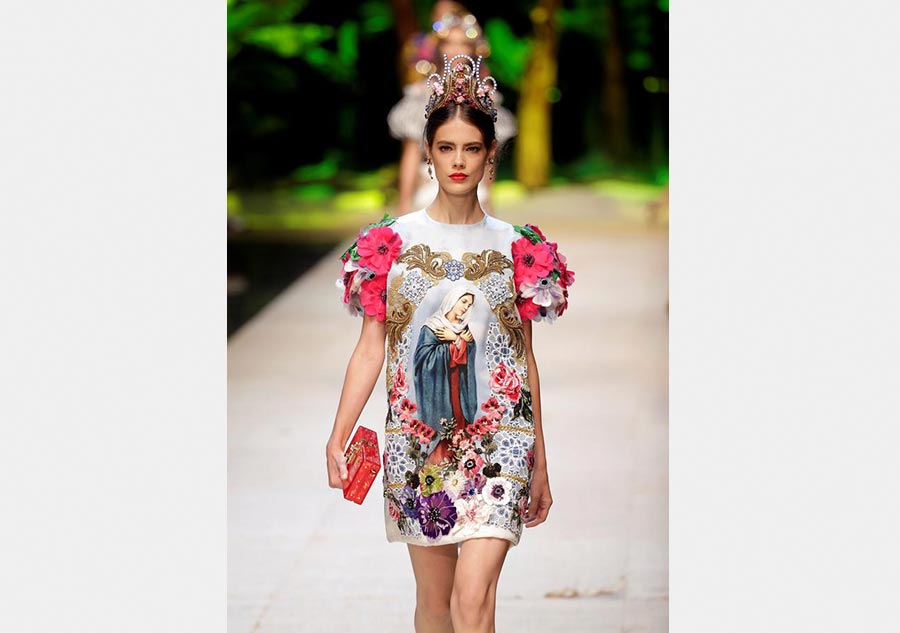 Milan Fashion Week: Dolce & Gabbana Spring/Summer 2017[11