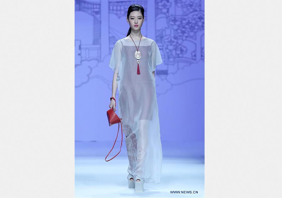 China Fashion Week: Deng Zhaoping