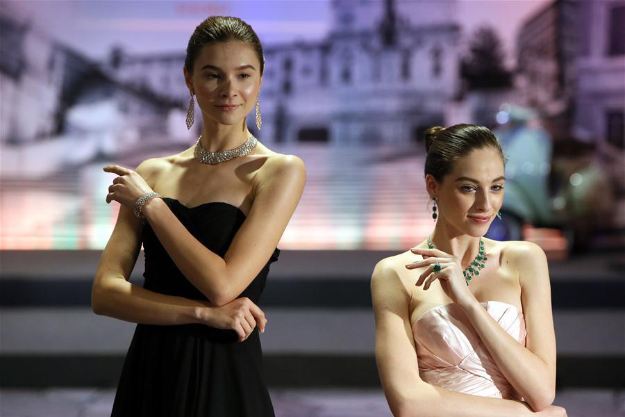 Hong Kong International Jewellery Show opens