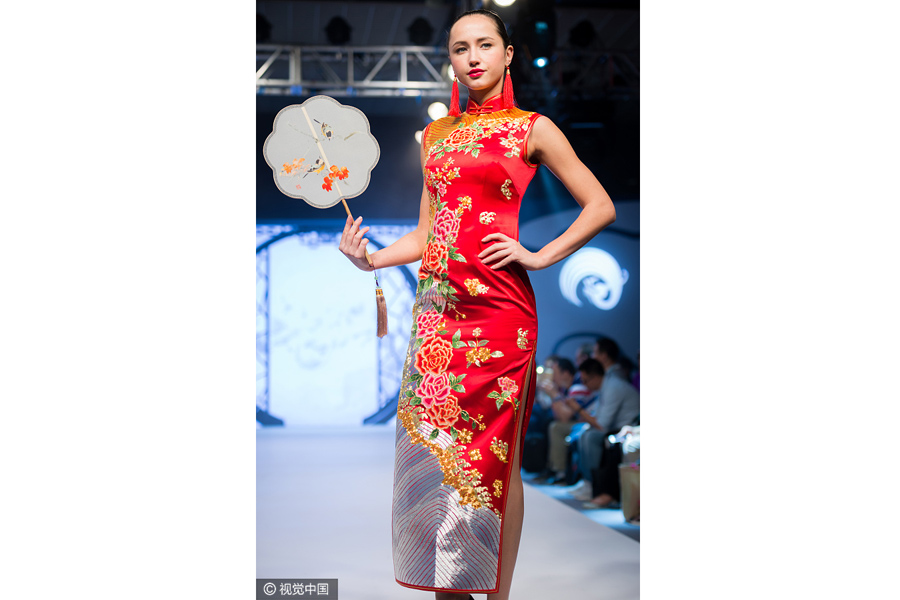 2017 Suzhou Embroidery Fashion Show held in Guangzhou