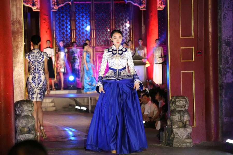Creations of Suzhou embroidery presented in Beijing[4]- Chinadaily.com.cn